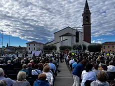 In migliaia a Tezze sul Brenta per il funerale di Sammy Basso
