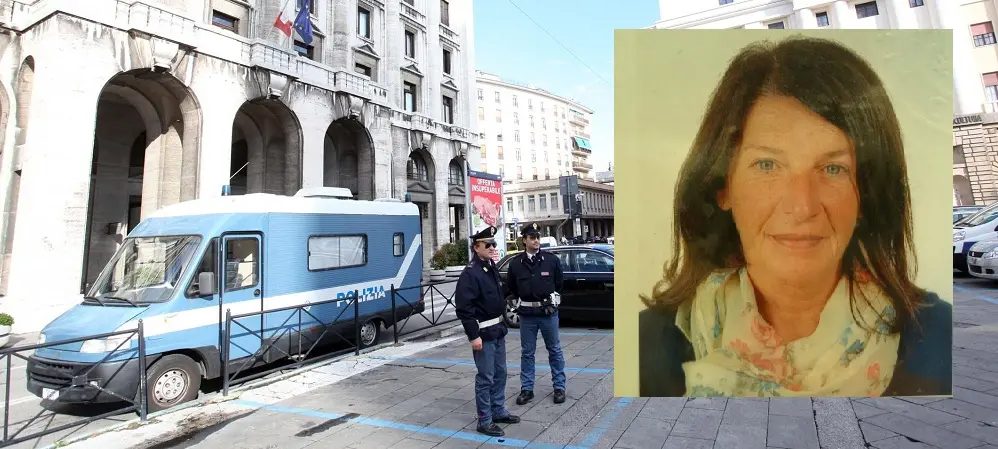 FERRO - FURGONE POLIZIA PER CONTROLLI PARCHEGGIATORI PIAZZA INSURREZIONE