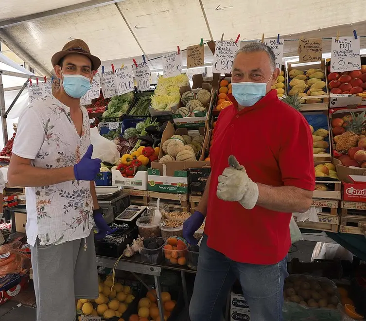 MARIAN - AGENZIA BIANCHI - PADOVA - MERCATO DI PIAZZA DELLE ERBE. GABRIELE ED ANDREA BUSINARO