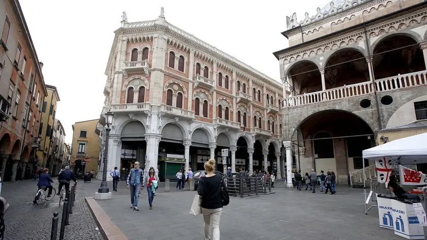 TOME' - PALAZZO DELLE DEBITE