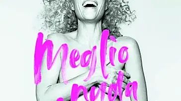 Un cartellone pubblicitario che raffigura l'attrice Gillian Anderson, con nulla indosso, se non il suo sorriso, e lo slogan "Meglio nuda che in pelliccia", in una foto diffusa l'8 febbraio 2018. ANSA/ UFFICIO STAMPA++HO - NO SALES EDITORIAL USE ONLY++
