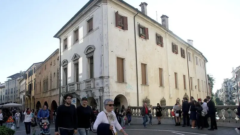 BASCHIERI - AGENZIA BIANCHI - PADOVA - PALAZZO VALMARANA VIA UMBERTO PRIMO