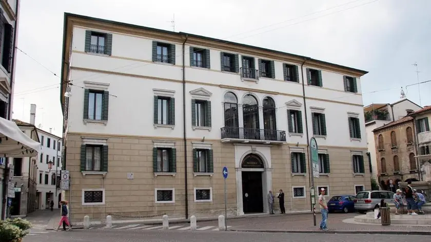 TREVISO 08/06/2005 PALAZZO SEDE FONDAZIONE CASSAMARCA ca spineda
