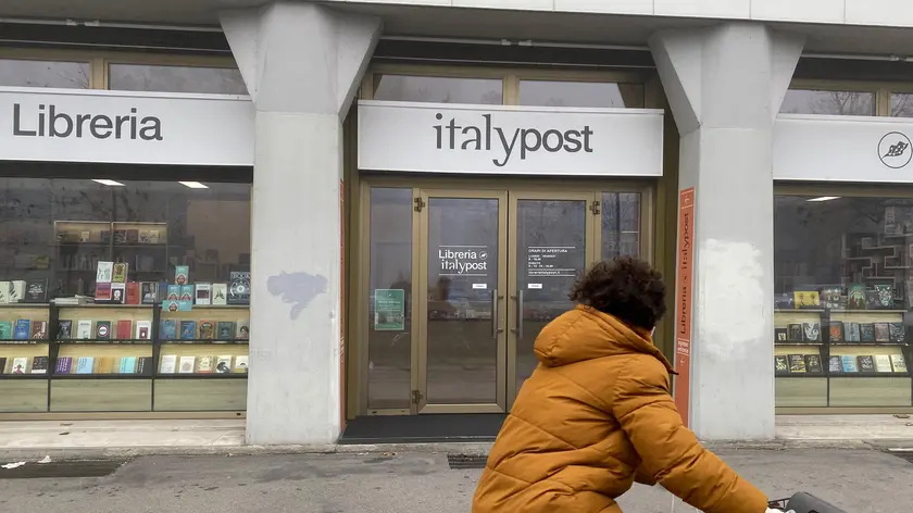 La libreria di ItalyPost in viale Codalunga a Padova