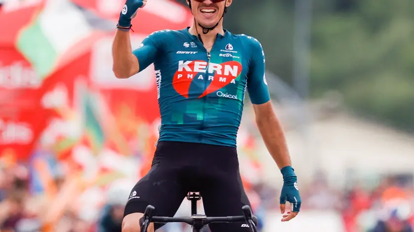 epa11587269 Spanish rider Urko Berrade of Kern Pharma team celebrates winning the 18th stage of La Vuelta a Espana cycling race over 179,5 km from Vitoria to Izki Natural Park, Spain, 05 September 2024. EPA/JAVIER LIZON