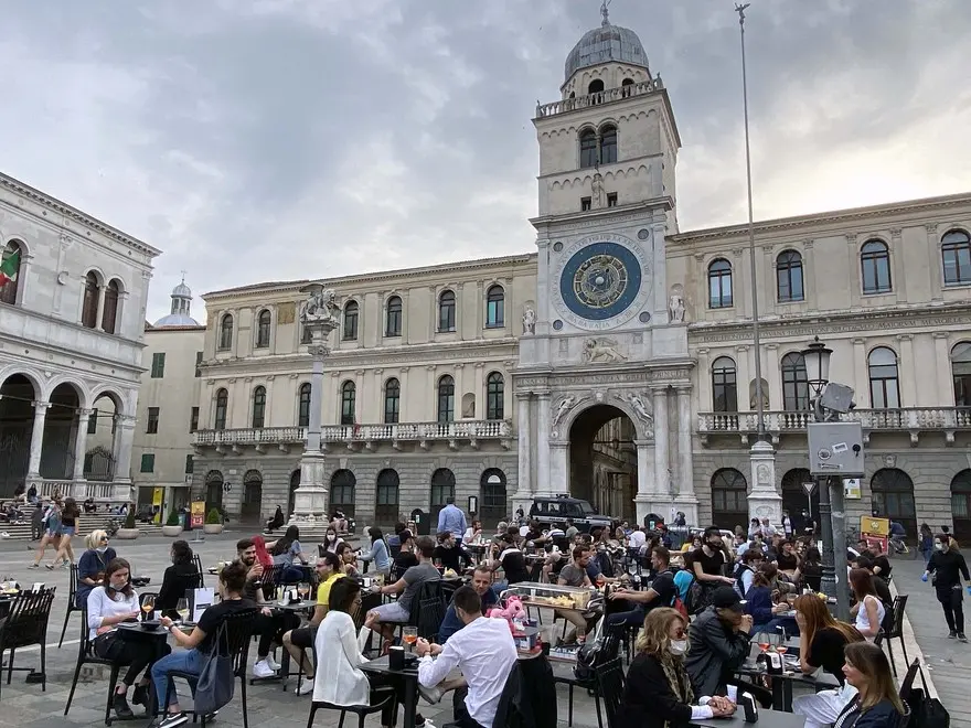 TOME -AGENZIA BIANCHI-PADOVA - SPRITZ IN PIAZZA DEI SIGNORI