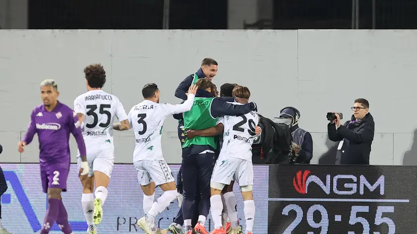 Empoli's forward Sebastiano Esposito celebrates with team mate the 2-2 during the Italian Coppa Italia cup soccer match between ACF Fiorentina vs Empoli FC at Artemio Franchi Stadium in Florence, Italy, 4 December 2024 ANSA/CLAUDIO GIOVANNINI