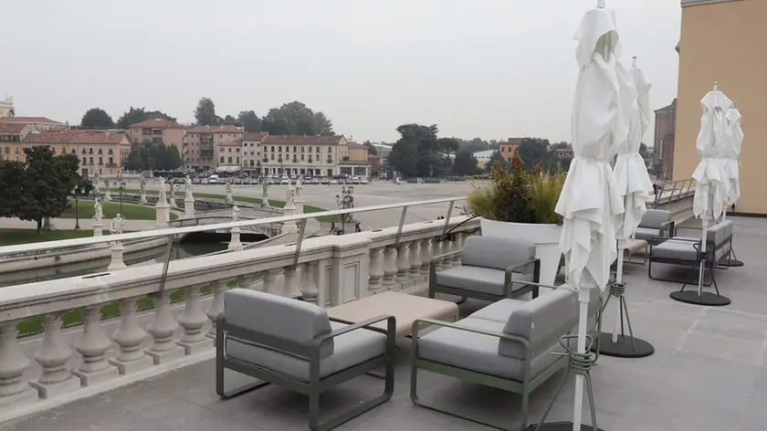 TOME' - AGENZIA BIANCHI - PADOVA - TERRAZZA FRONTONE PRATO DELLA VALLA