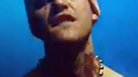 Un fermo immagine tratto da Youtube mostra il rapper Lil Peep, morto a 21 anni, in circostanze da chiarire- Il sospetto è che sia morto volontariamente per overdose. 16 novembre 2017. ANSA/ YOUTUBE +++ NO SALES - EDITORIAL USE ONLY +++