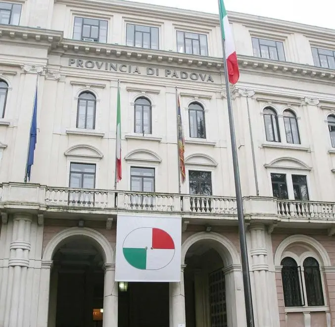 BACCARIN - TRICOLORE SU PALAZZO SANTO STEFANO BACCARIN - TRICOLORE SU PALAZZO SANTO STEFANO