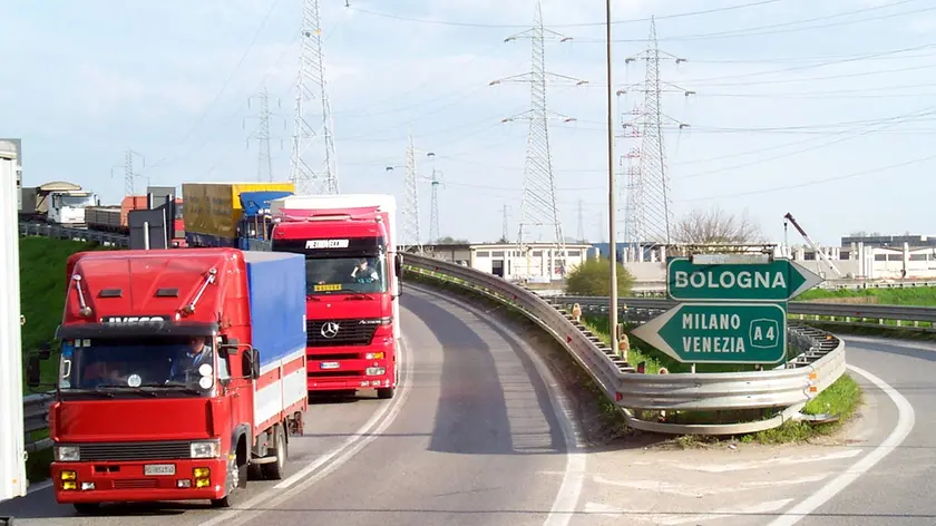 PD 26/03/01 G.M. INCIDENTE IN AUTOSTRADA, TRAFFICO AL CASELLO PD ZONA INDUSTRIALE (MALAGOLI)