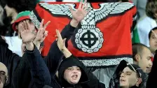 Gruppo di estremisti di destra