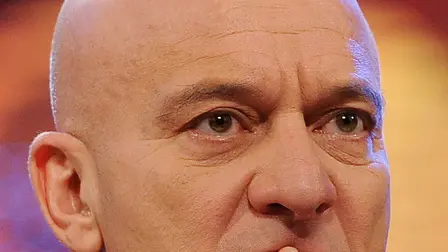 Claudio Bisio al Teatro degli Arcimboldi durante la presentazione della nuova edizione di Zelig stamani 11 gennaio 2011 a Milano. ANSA/DANIEL DAL ZENNARO