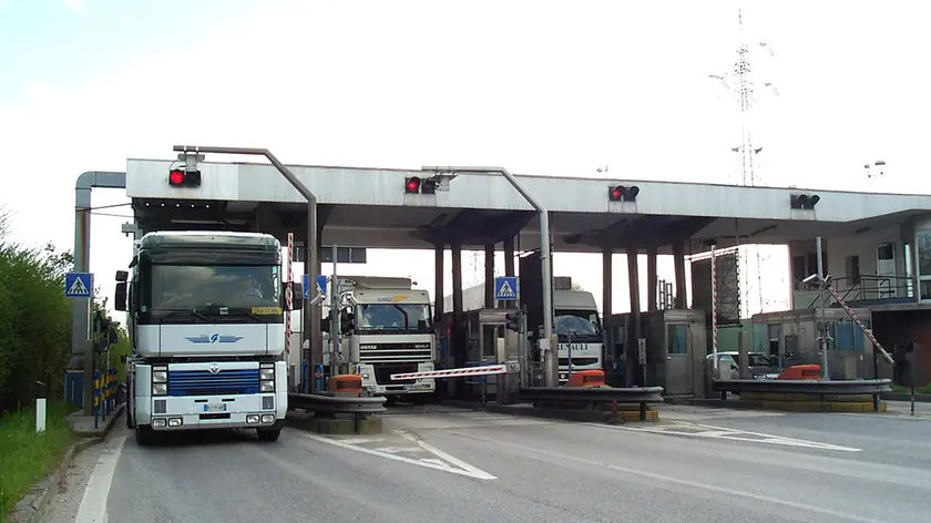 PD 26/03/01 G.M. INCIDENTE IN AUTOSTRADA, TRAFFICO AL CASELLO PD ZONA INDUSTRIALE (MALAGOLI)