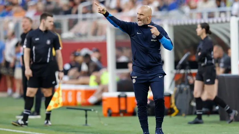 epa11495172 Chelsea FC head coach Enzo Maresca reacts during a US Tour friendly match between Chelsea FC and Wrexham AFC in Santa Clara, California, USA, 24 July 2024. EPA/JOHN G. MABANGLO