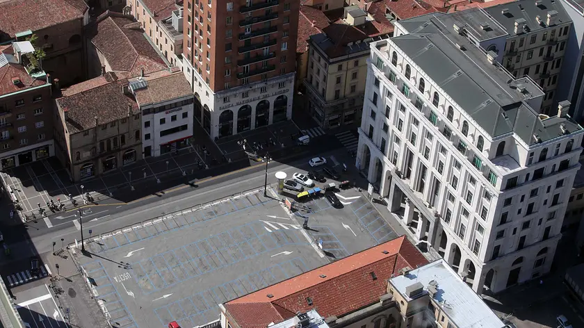ZANETTI -AGENZIA BIANCHI-PADOVA - GIRO IN ELICOTTERO SULLA CITTA’. PIAZZA INSURREZIONE