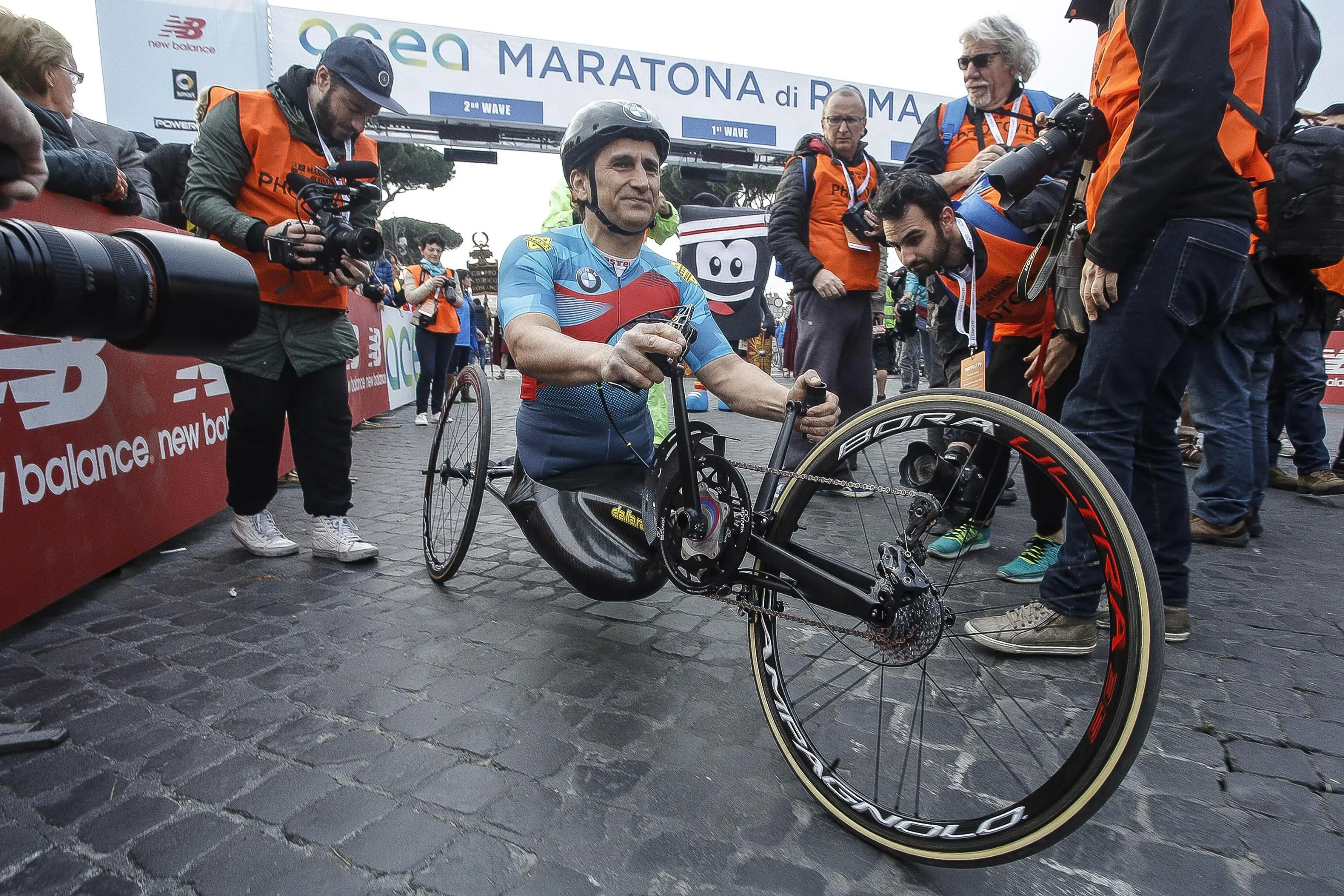 Italian professional racing driver and paracyclist, Alex Zanardi, at the start of the twenty-third edition of "Marathon of Rome", in the centre of Rome, Italy, 02 April 2017. ANSA/GIUSEPPE LAMI