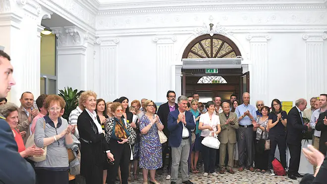 BELLUCCO INNAUGURAZIONE DELLE NUOVE POSTE DI ESTE IN VIA PRINCIPE UMBERTO 11 NELLA FOTO : L'APPLAUSO FINALE DEL PUBBLICO PH:ZANGIROLAMI