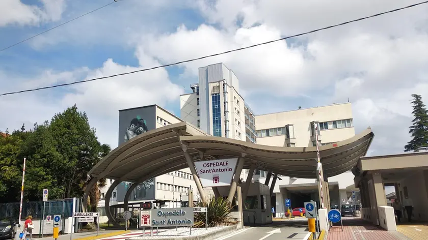 L’ospedale Sant’Antonio: nel reparto di Psichiatria della struttura era ricoverato il trentottenne