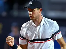 epa11348902 Nicolas Jarry of Chile reacts during his men's singles semi final match against Tommy Paul of USA (not pictured) at the Italian Open tennis tournament in Rome, Italy, 17 May 2024. EPA/Alessandro Di Meo