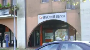 NEL MIRINO DEI BANDITI. La filiale Unicredit di Busa
