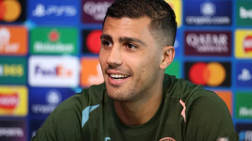 epa11609528 Rodri of Manchester City attends a press conference in Manchester, Britain, 17 September 2024. Manchester City will face Inter Milan in the league phase of the UEFA Champions League on 18 September 2024. EPA/ADAM VAUGHAN