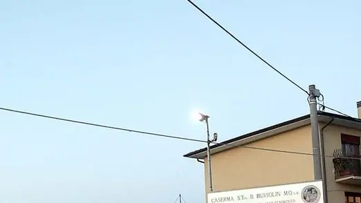 La caserma di Este dove lavoravano Mattei e Fabris, sospesi dall'Esercito