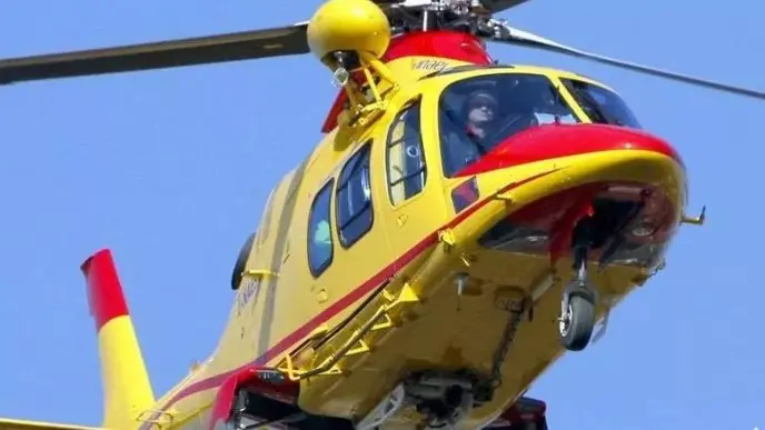 Morto un pilota di parapendio