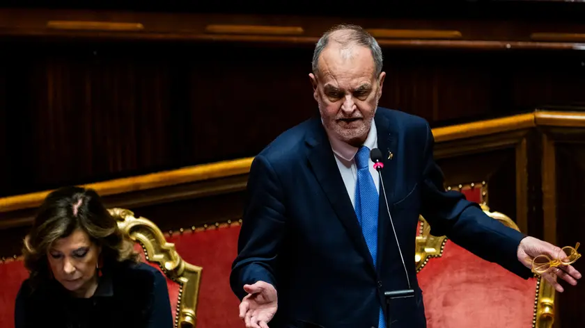 il ministro Roberto Calderoli nell'Aula del Senato