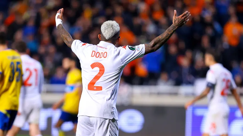 epa11708855 Dodo of Fiorentina gestures during the UEFA Conference League match between APOEL FC and ACF Fiorentina in Nicosia, Cyprus, 07 November 2024. EPA/CHARA SAVVIDOU
