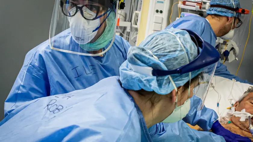 Italy. Bergamo, hospital John XXIII, Covid-19 patients in the Intensive Care unit.