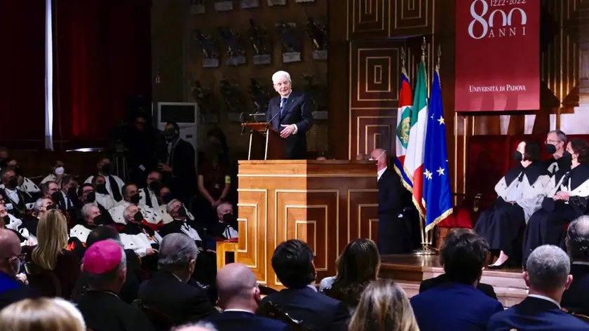Mattarella durante il suo discorso (foto Bianchi)