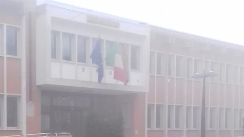 Finanza davanti al municipio di Eraclea
