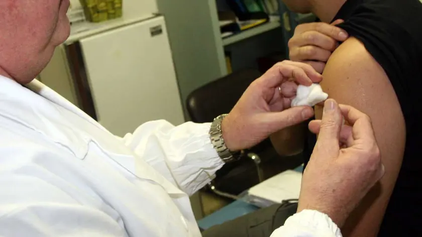 PASSERINI TREVISO VACCINO CONTRO LA MENINGITE ALLA MADONNINA AGENZIA FOTOGRAFICA FOTOFILM