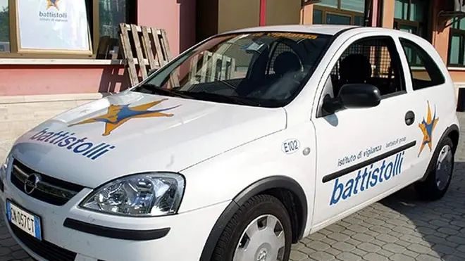 TREVISO 23/08/2004 AUTO IST VIGILANZA BATTISTOLLI CINVOLTA SPARATORIA CUSIGNANA auto vigilanza battistolli