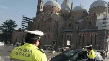 INFLESSIBILI. Vigili al Santo