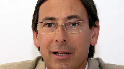 in foto IL PROFESSOR ALESSANDRO GALAN - OCULISTICA