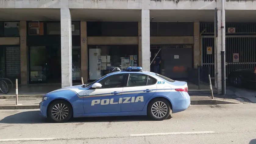 La polizia ha arrestato uno spacciatore durante un'operazione di controllo