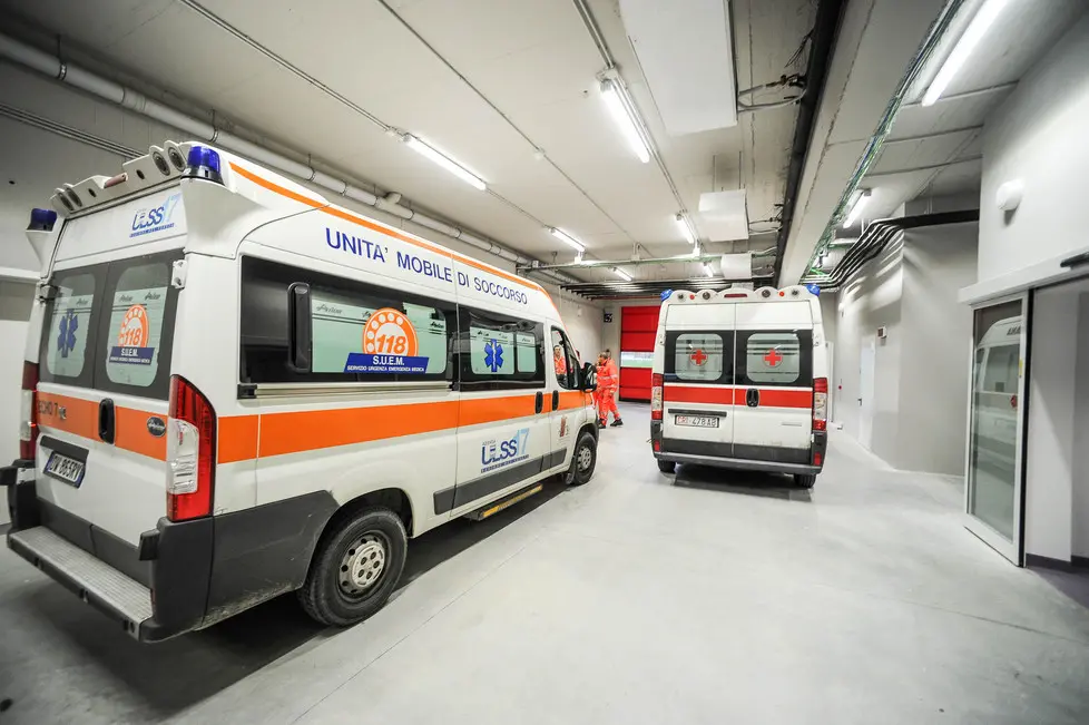 Schiavonia (PD), 17.11.2014 Trasferimento del pronto soccorso all'ospedale di Monselice a quello di Schiavonia, ph. Zangirolami. Nella foto: le autoambulanze di Monselice prendono posto nel nuovo Pronto Soccorso