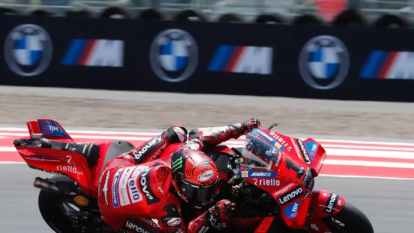epa11629521 Ducati Lenovo rider Francesco Bagnaia of Italy in action during a qualifying session for the Motorcycling Grand Prix of Indonesia at the Pertamina Mandalika International Circuit on Lombok island, Indonesia, 28 September 2024. EPA/ADI WEDA