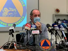 "TUTTI GLI AGGIORNAMENTI IN CONFERENZA STAMPA SULLA SITUAZIONE #CORONAVIRUS IN VENETO", si legge sul profilo del del Presidente della Regione del Veneto, Luca Zaia, 17 novembre 2020. ANSA / Immagine tratta dal profilo Twitter di Luca Zaia +++ATTENZIONE LA FOTO NON PUO' ESSERE PUBBLICATA O RIPRODOTTA SENZA L'AUTORIZZAZIONE DELLA FONTE DI ORIGINE CUI SI RINVIA+++ +++NO SALES; NO ARCHIVE; EDITORIAL USE ONLY+++