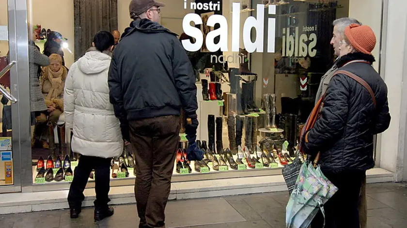 SALMASO - PRIMO GIORNO DI SALDI SALMASO - PRIMO GIORNO DI SALDI