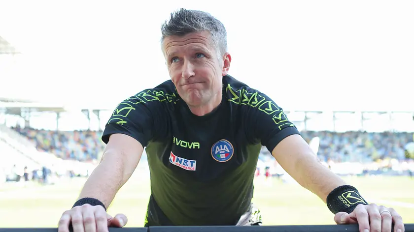 The referee Daniele Orsato during warm up before the Serie A soccer match between Frosinone Calcio and Bologna FC at Benito Stirpe stadium in Frosinone, Italy, 6 April 2024. ANSA/FEDERICO PROIETTI