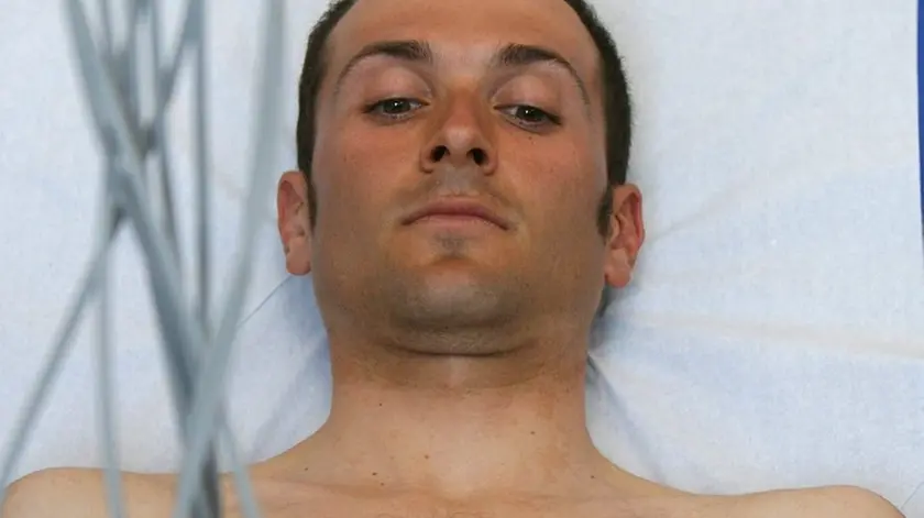 epa00757652 Italian Ivan Basso of the cycling team CSC undergoes the medical check prior to the 2006 Tour de France in Strasbourg, France, Thursday 29 June 2006. ANSA - FRANCK ROBICHON - KRZ
