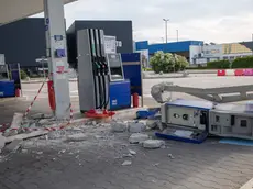 Marcon distributore Q8 ladri vandali in azione