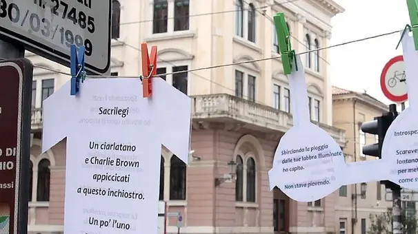 PUCCI - BIANCHERIA STESA CON POESIE AL BO