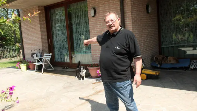 BARON RAPINA IN VILLA VASSILLI SAONARA la porta dove sono entrati in casa