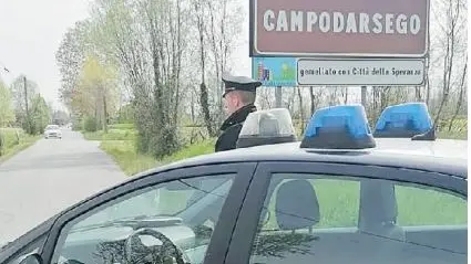 I carabinieri della stazione di Campodarsego hanno eseguito l’arresto di un uomo accusato di aver sparato alla fidanzata