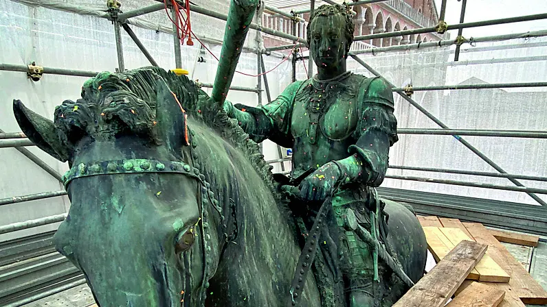 La statua del Gattamelata a Padova nelle condizioni attuali