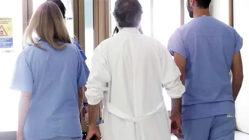 TOME - AGENZIA BIANCHI - PADOVA - MEDICI ESCONO DALL'OSPEDALE